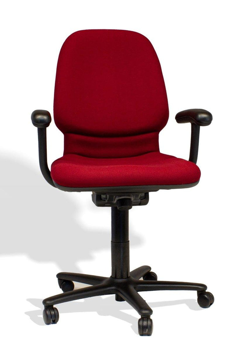 Vintage Steelcase Burgundy Swivel Office Chair - Adjustable Hight - Knox Deco - Seating